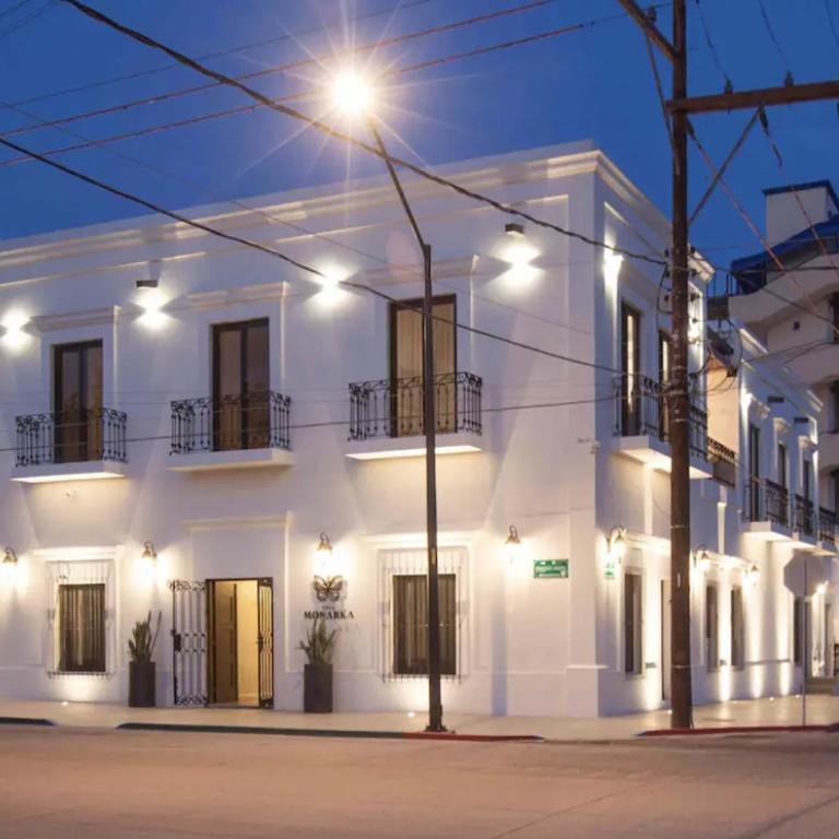 Departamentos & Villa Monarka, 1 Block from Malecon! - Apartamento de 1 dormitorio - 1