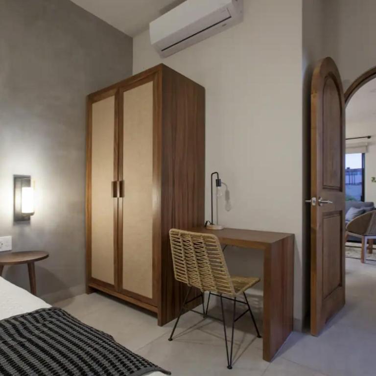 Departamentos & Villa Monarka, 1 Block from Malecon! - Apartamento de 1 dormitorio con balcón - 11