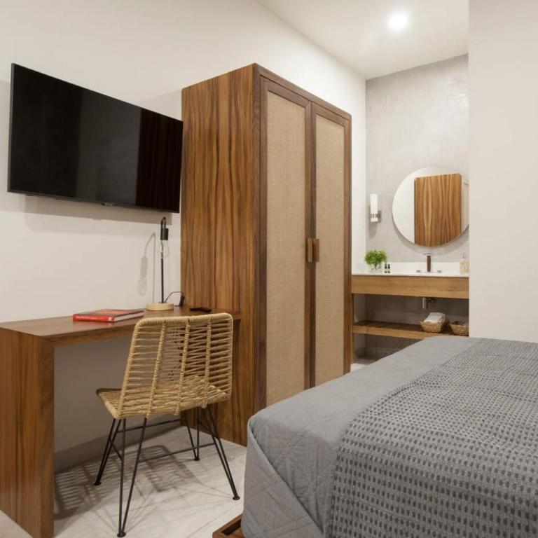 Departamentos & Villa Monarka, 1 Block from Malecon! - Loft - 12