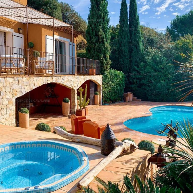 Villa avec piscine, jacuzzi et vue mer à Cavalaire - FR-1-100-265 - Villa - 2