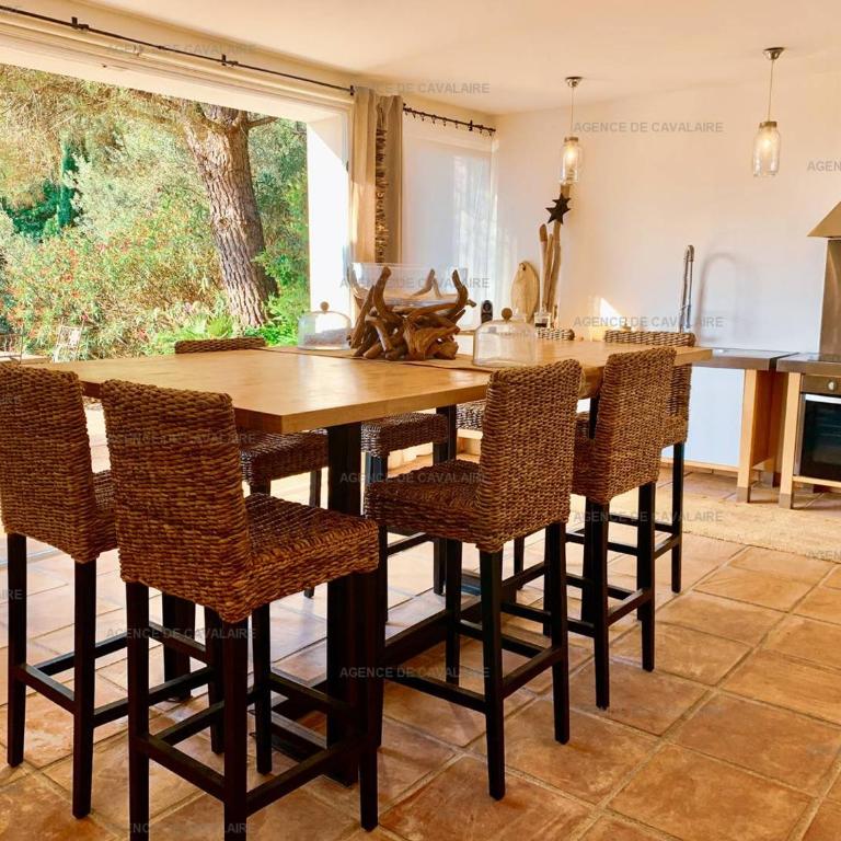 Villa avec piscine, jacuzzi et vue mer à Cavalaire - FR-1-100-265 - Villa - 13