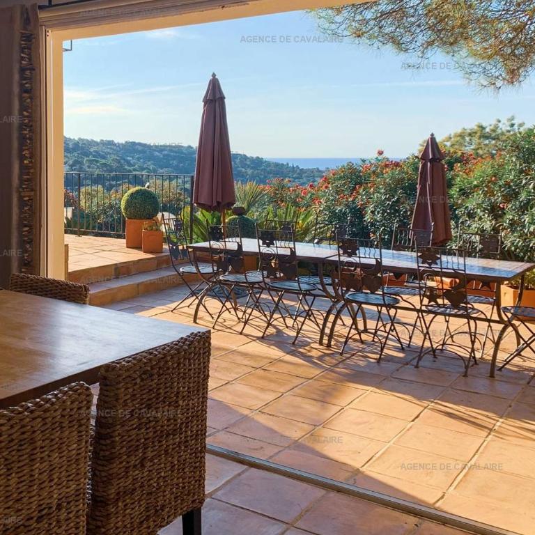 Villa avec piscine, jacuzzi et vue mer à Cavalaire - FR-1-100-265 - Villa - 16