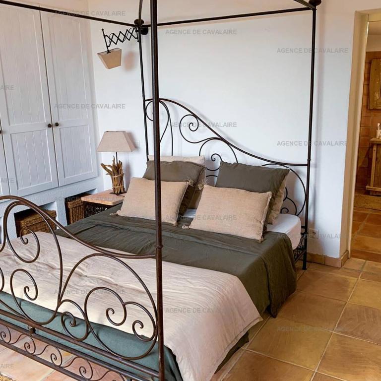 Villa avec piscine, jacuzzi et vue mer à Cavalaire - FR-1-100-265 - Villa - 21