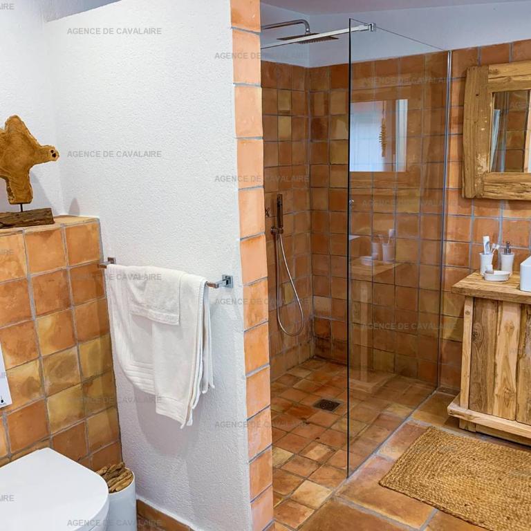Villa avec piscine, jacuzzi et vue mer à Cavalaire - FR-1-100-265 - Villa - 22
