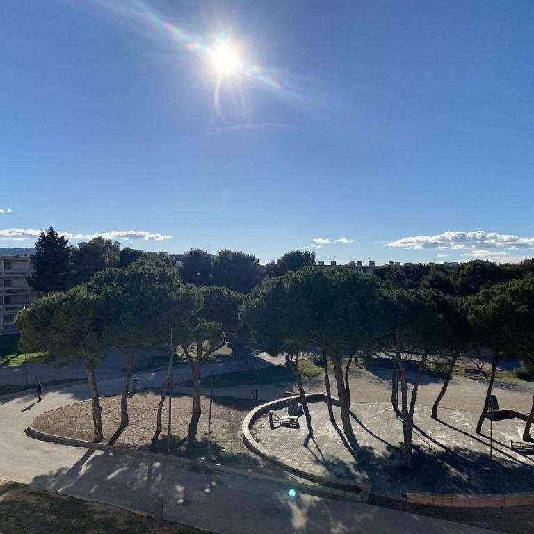 T1 rénové avec balcon, clim, wifi, à Balaruc-les-Bains - FR-1-553-220 - Appartement - 8