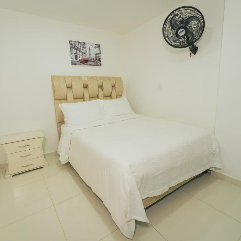 Exclusivo Apartaestudio en Pinares 4 - One-Bedroom Apartment - 2