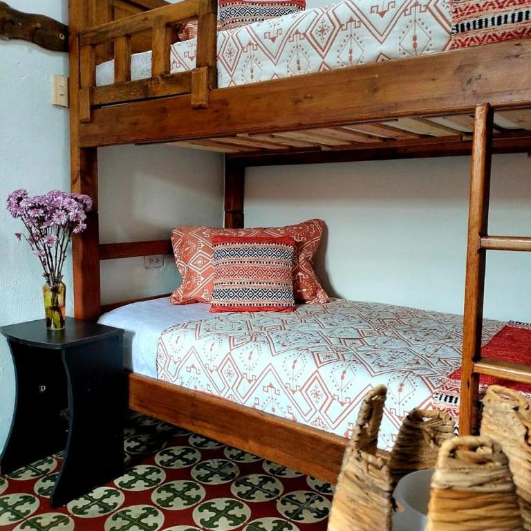 Hotel Posada Turística la Ceiba - Habitación Triple Económica con baño compartido - 4