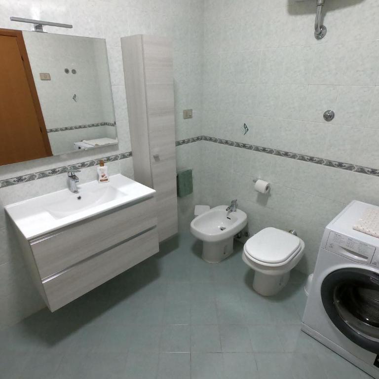 ScarpiHouse - Appartamento con 2 Camere da Letto - 3