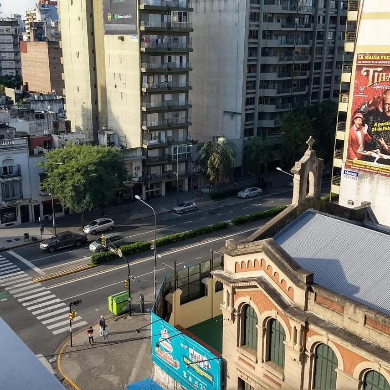 Maipú y Avenida Pellegrini con Parking privado opcional - Apartamento con balcón - 24