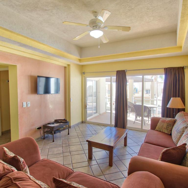 Las Palmas Resort - King Suite with Balcony - 2