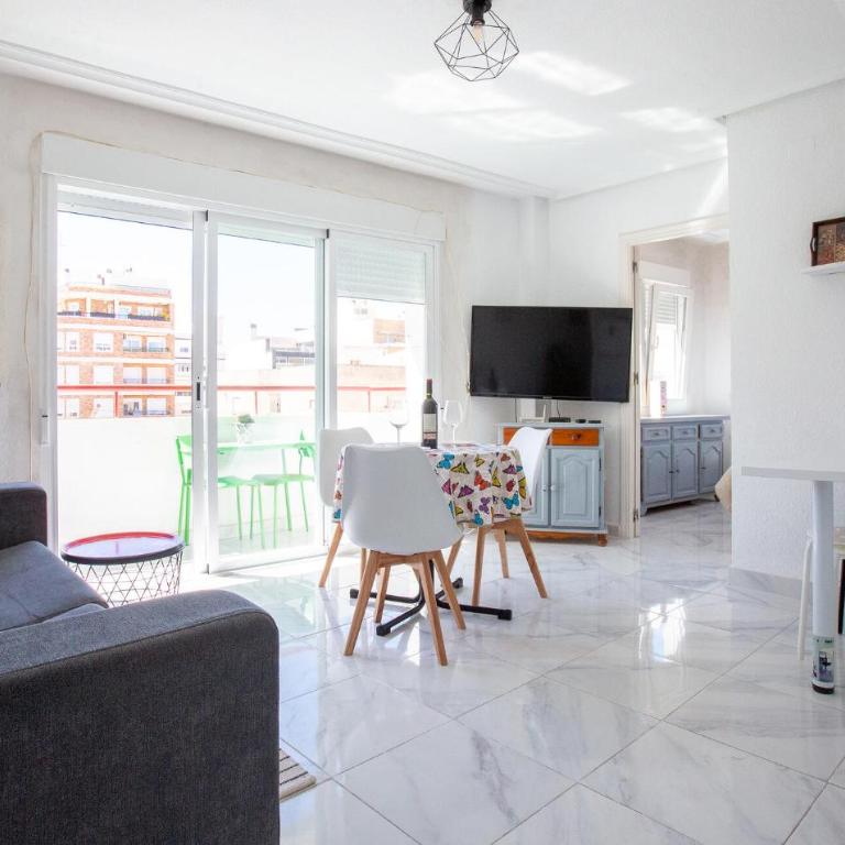 Awesome Apartment In Torrevieja - Apartamento de 1 dormitorio - 1