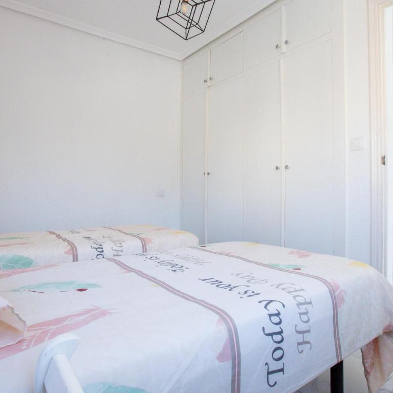 Awesome Apartment In Torrevieja - Apartamento de 1 dormitorio - 8
