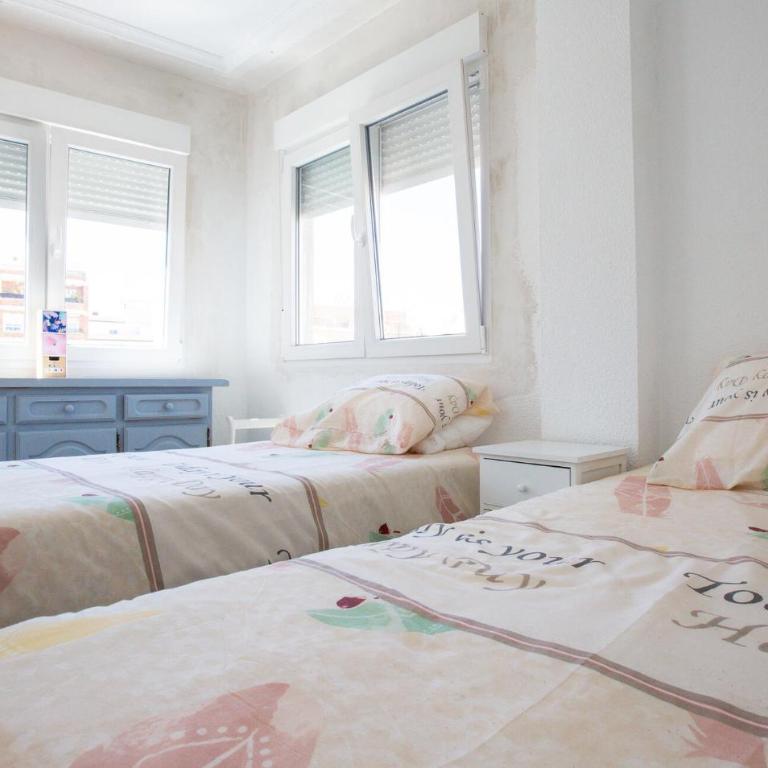 Awesome Apartment In Torrevieja - Apartamento de 1 dormitorio - 9