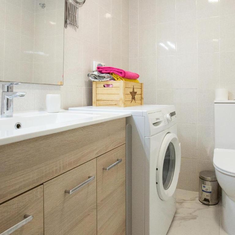 Awesome Apartment In Torrevieja - Apartamento de 1 dormitorio - 11