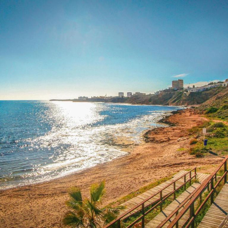 Awesome Apartment In Torrevieja - Apartamento de 1 dormitorio - 15