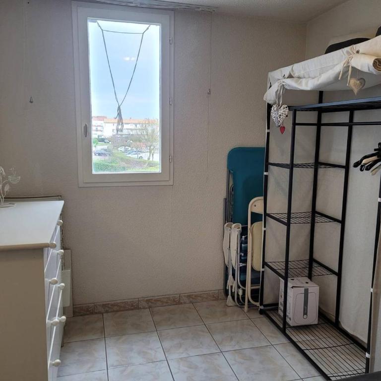 Charmant F3 Mezzanine avec Piscine, Clim, Proche Plage et Centre - 4 Pers. - FR-1-559-35 - Appartement - 6