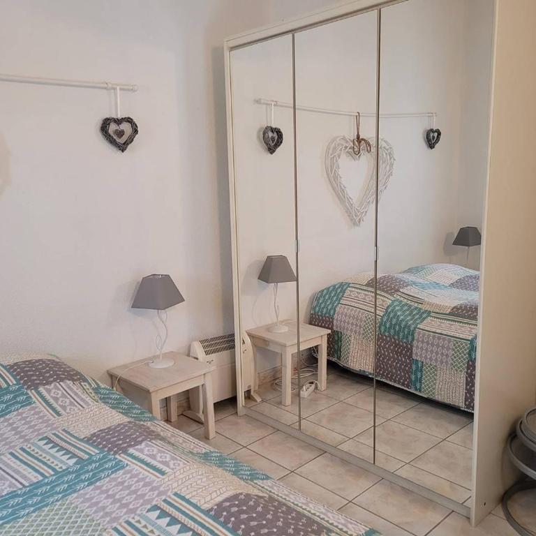 Charmant F3 Mezzanine avec Piscine, Clim, Proche Plage et Centre - 4 Pers. - FR-1-559-35 - Appartement - 11