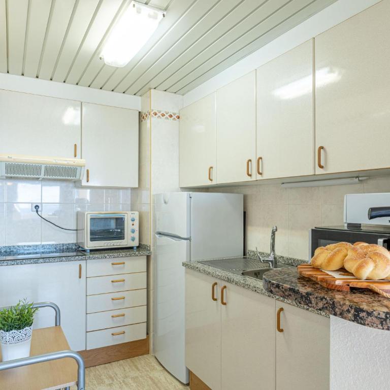 Amplio apartamento con aire acondicionado - HISP-288-37 - Apartamento - 24
