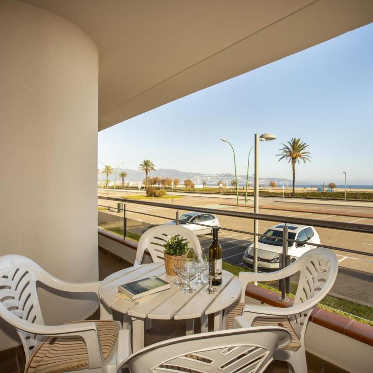Apartamento en Empuriabrava: Frente al Mar, Piscinas, Parking y Vistas a la Bahía - HISP-288-39 - Apartamento - 4