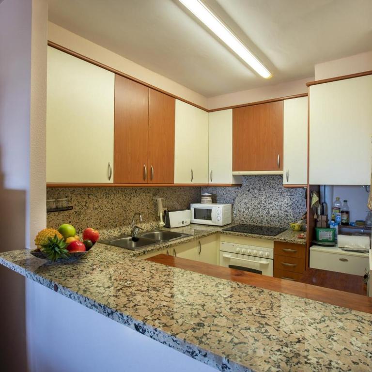 Apartamento en Empuriabrava: Frente al Mar, Piscinas, Parking y Vistas a la Bahía - HISP-288-39 - Apartamento - 13