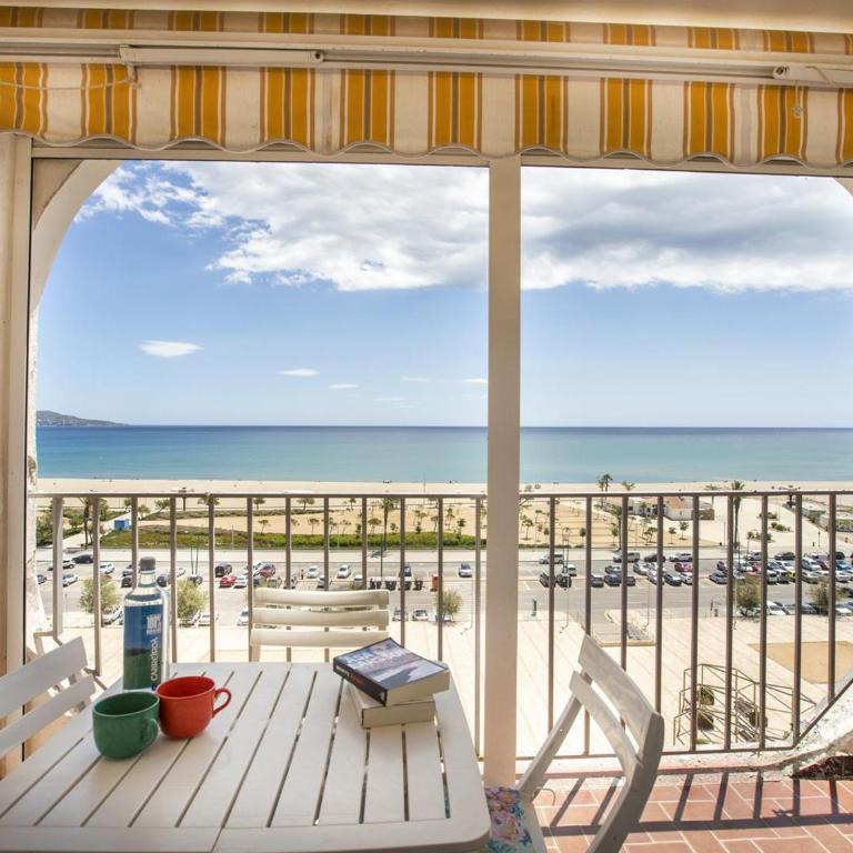 Apartamento de 2 Habitaciones con Aire Acondicionado cerca de la Playa - HISP-288-40 - Apartamento - 2