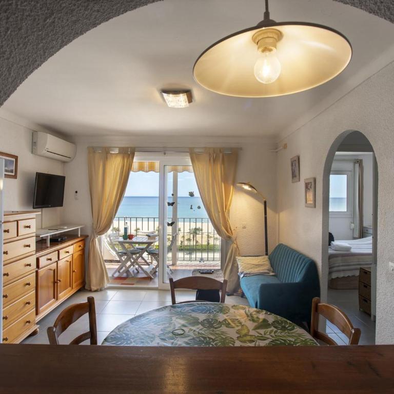 Apartamento de 2 Habitaciones con Aire Acondicionado cerca de la Playa - HISP-288-40 - Apartamento - 6