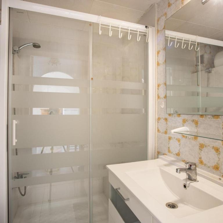 Apartamento de 2 Habitaciones con Aire Acondicionado cerca de la Playa - HISP-288-40 - Apartamento - 13