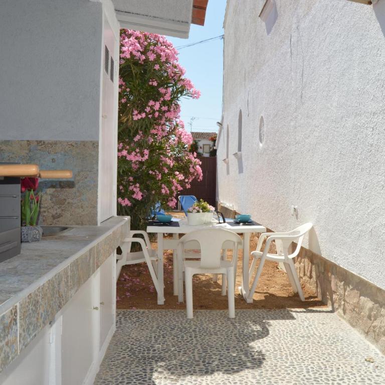 Casa con Piscina, Amarre y Aire Acondicionado para 8 Personas en Zona Tranquila de Empuriabrava - HISP-288-36 - Casa - 2
