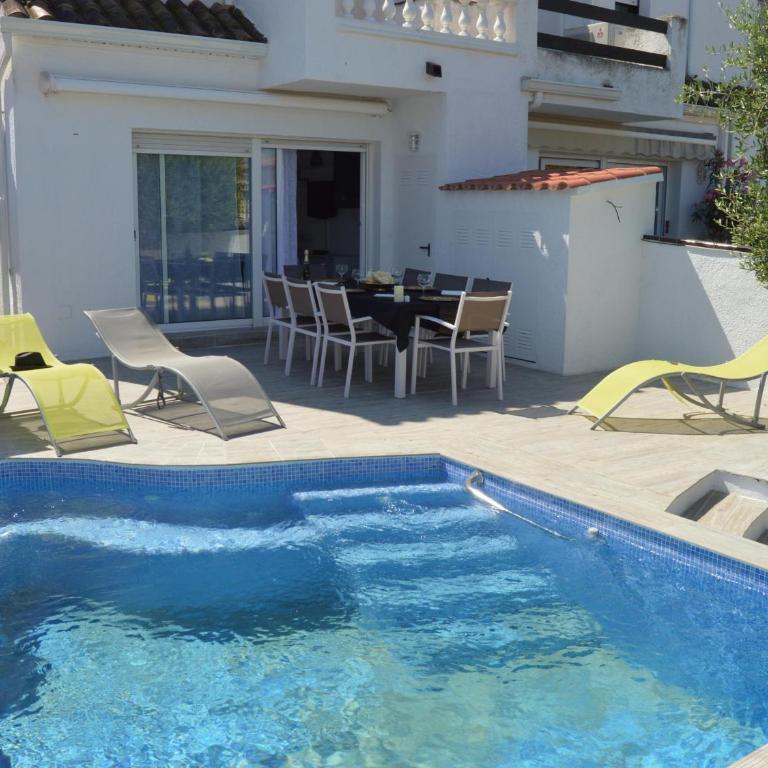 Casa con Piscina, Amarre y Aire Acondicionado para 8 Personas en Zona Tranquila de Empuriabrava - HISP-288-36 - Casa - 4