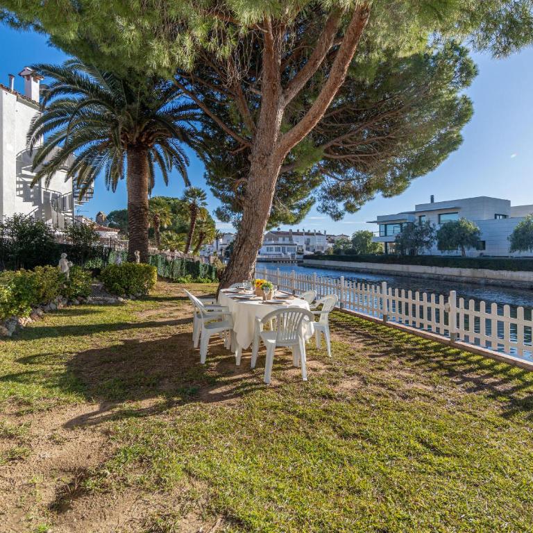 Casa con Piscina, Gran Amarre y 4 Dormitorios en Castelló d'Empúries - HISP-288-53 - Casa - 13