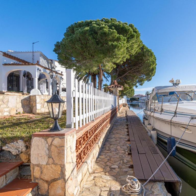 Casa con Piscina, Gran Amarre y 4 Dormitorios en Castelló d'Empúries - HISP-288-53 - Casa - 17