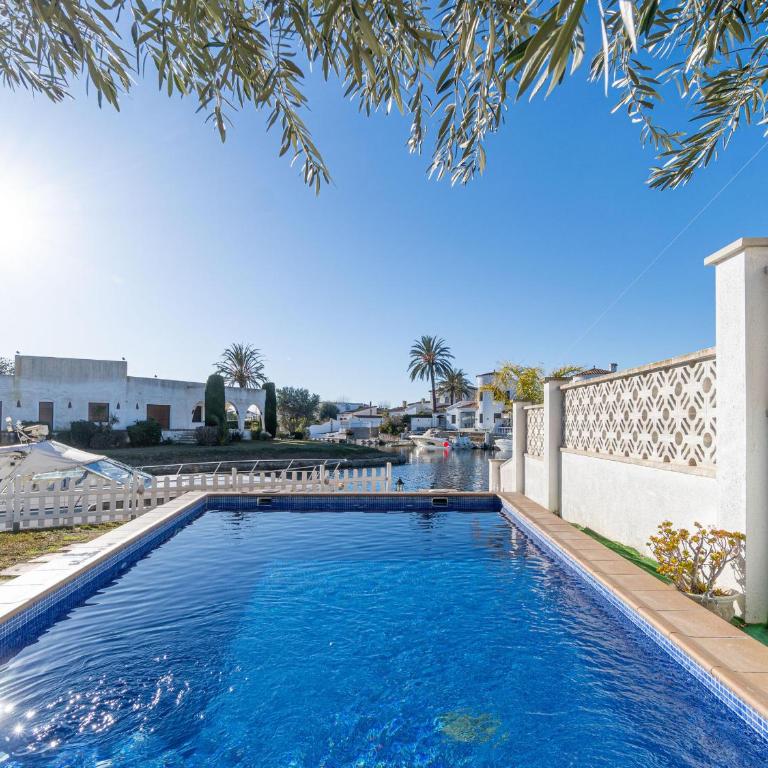 Casa con Piscina, Gran Amarre y 4 Dormitorios en Castelló d'Empúries - HISP-288-53 - Casa - 24
