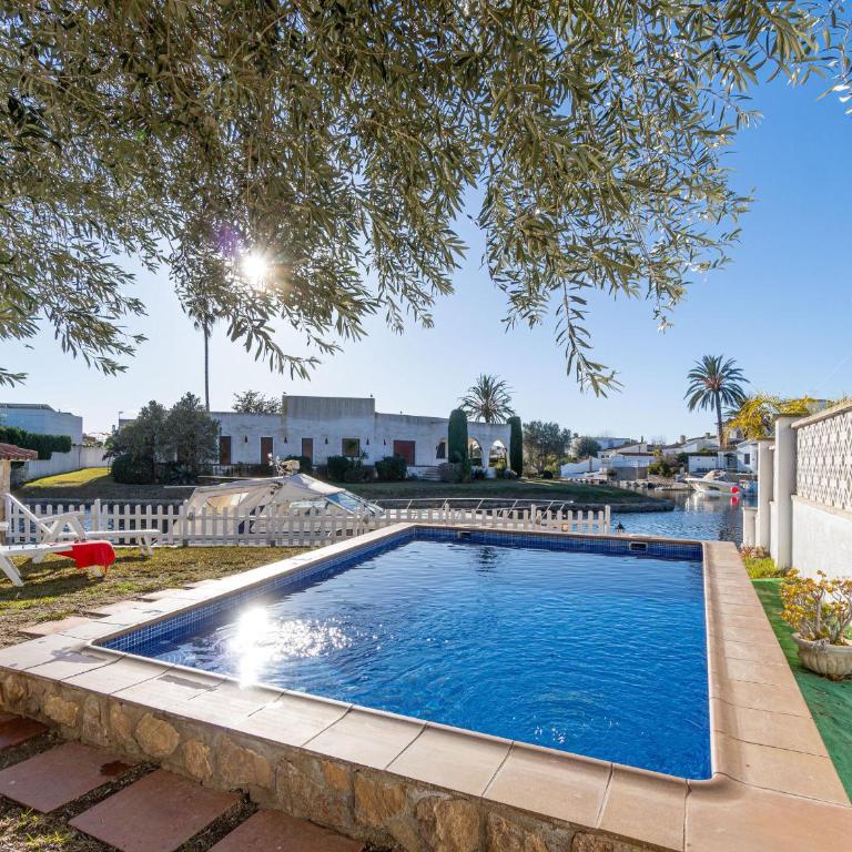 Casa con Piscina, Gran Amarre y 4 Dormitorios en Castelló d'Empúries - HISP-288-53 - Casa - 25