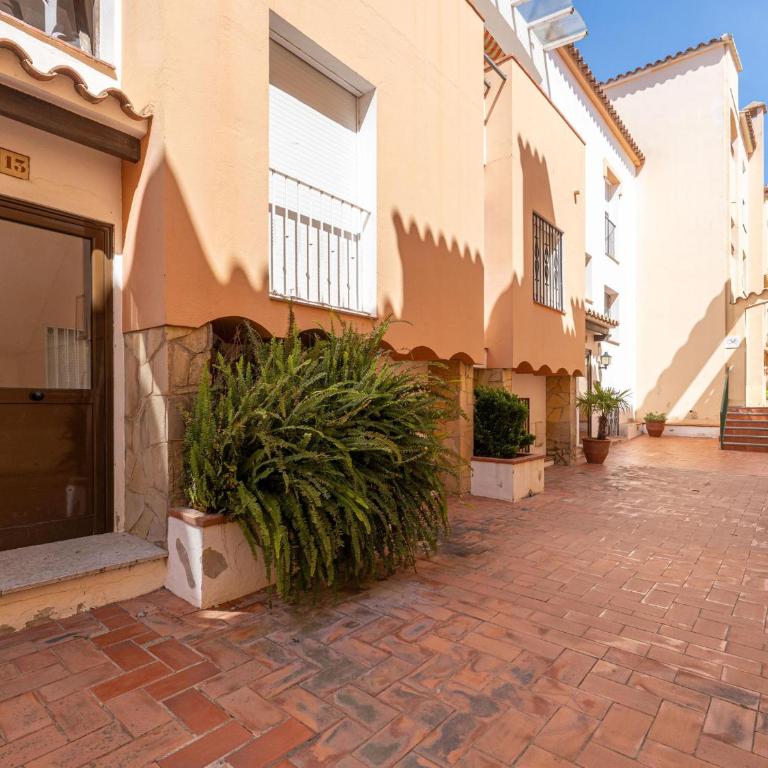 Apartamento acogedor con piscina, internet y aire acondicionado en Empuriabrava - HISP-288-41 - Apartamento - 2