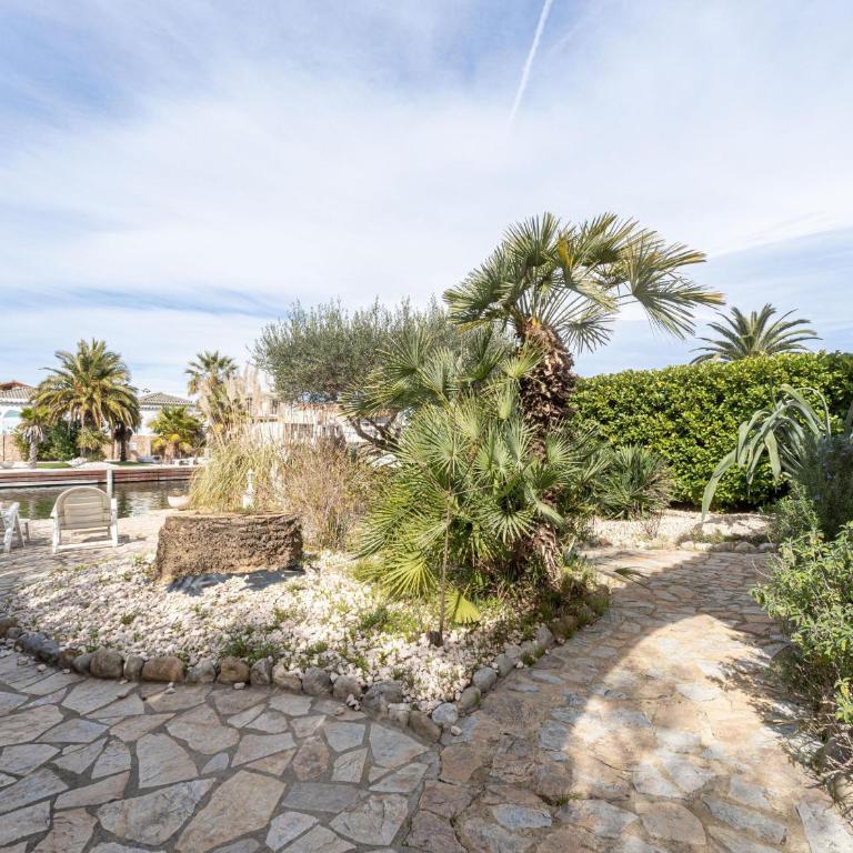 Acogedor chalet de 2 dormitorios con amarre de 12,5m, terraza y jardín en Empuriabrava - HISP-288-62 - Casa - 16