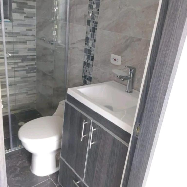Apartamento full amoblado ricaurte - Apartamento de 2 dormitorios - 6