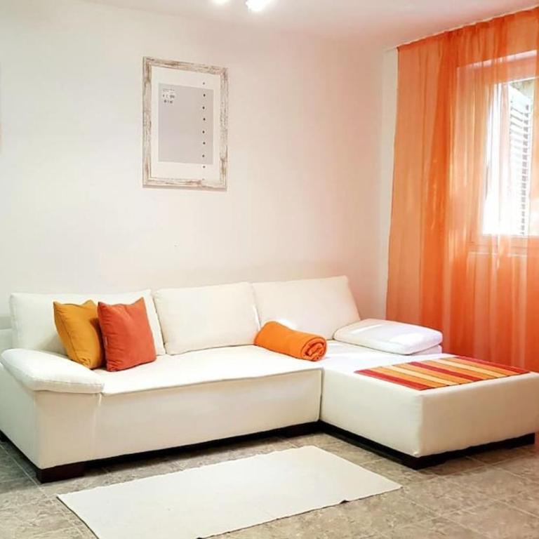 Apartment with a garden Petrovac - Two-Bedroom Apartment - 1