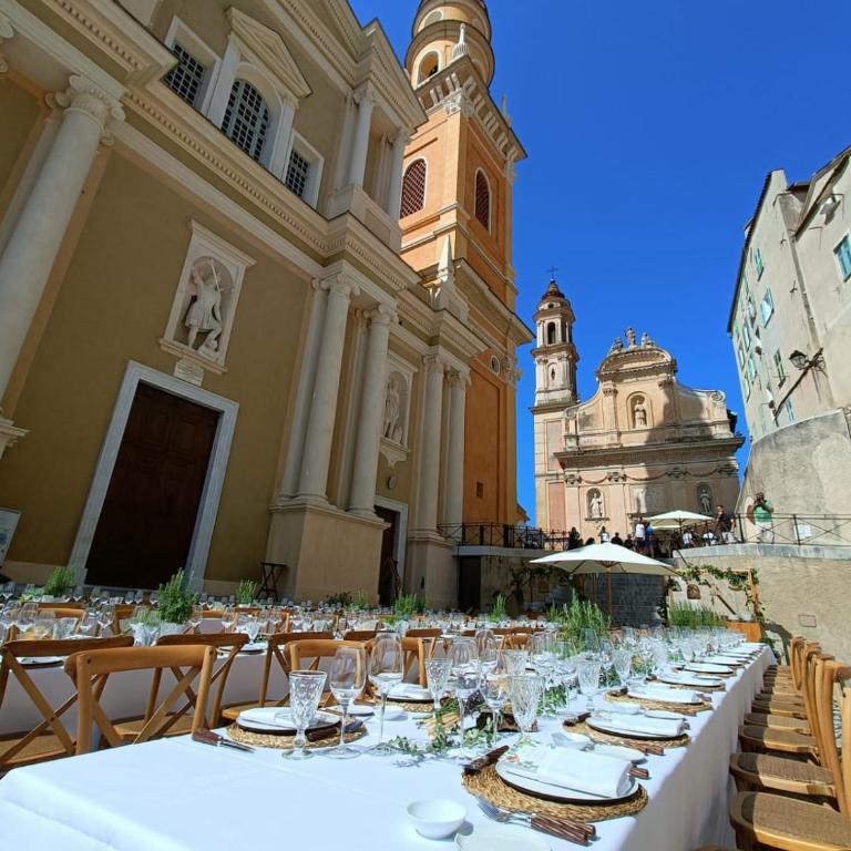 MENTON # MONACO - F1 GP - 4 PERSONS - SEA VIEW - NEW - PARKING - CLIM - PREMIUM - BEACH and SUN - One-Bedroom Apartment with Sea View - 28