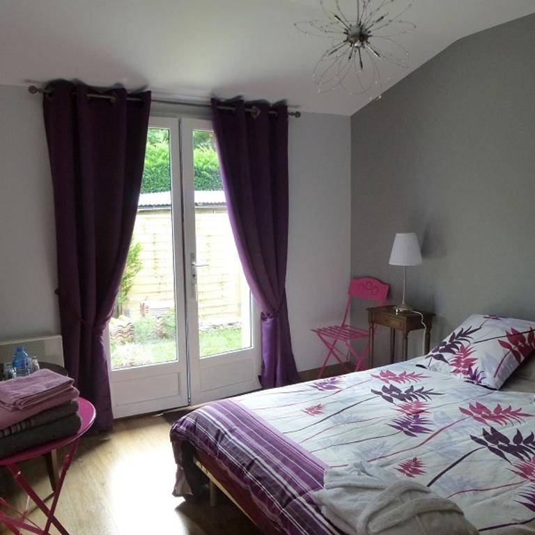 Villa Alluro - 2 Adjoining Double Rooms with Shared Bathroom - 4