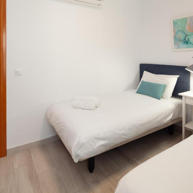 Boliches Ulises Apartment by Alfresco Stays - Three-Bedroom Apartment - 17