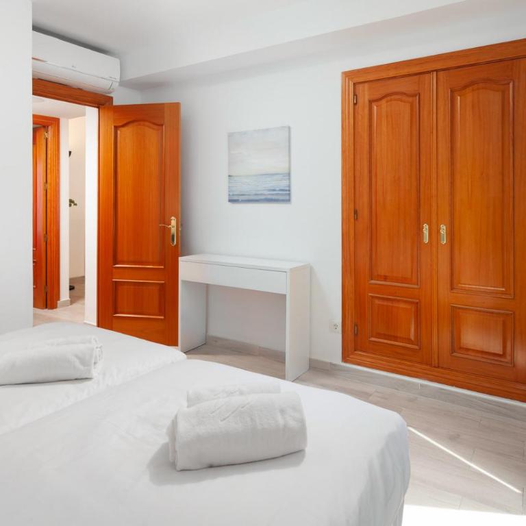 Boliches Ulises Apartment by Alfresco Stays - Three-Bedroom Apartment - 20