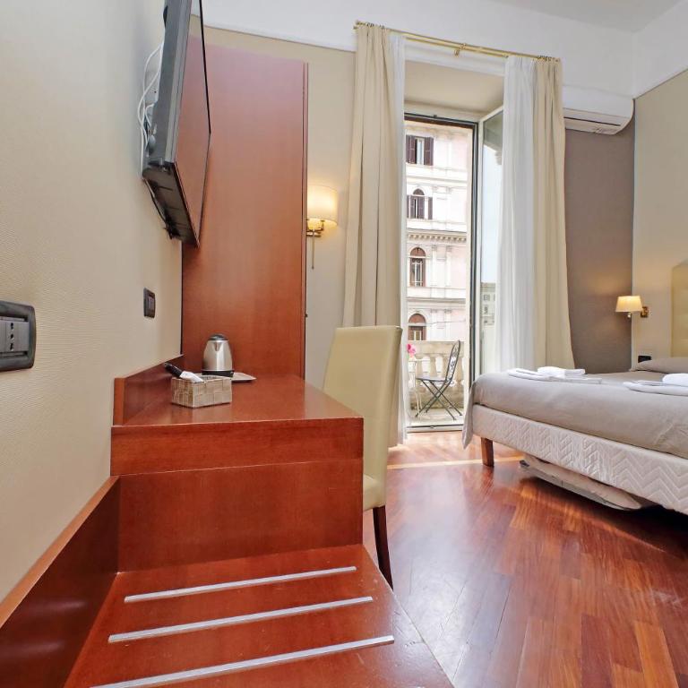 Domus Maggiore - Camera Matrimoniale con Balcone - 13