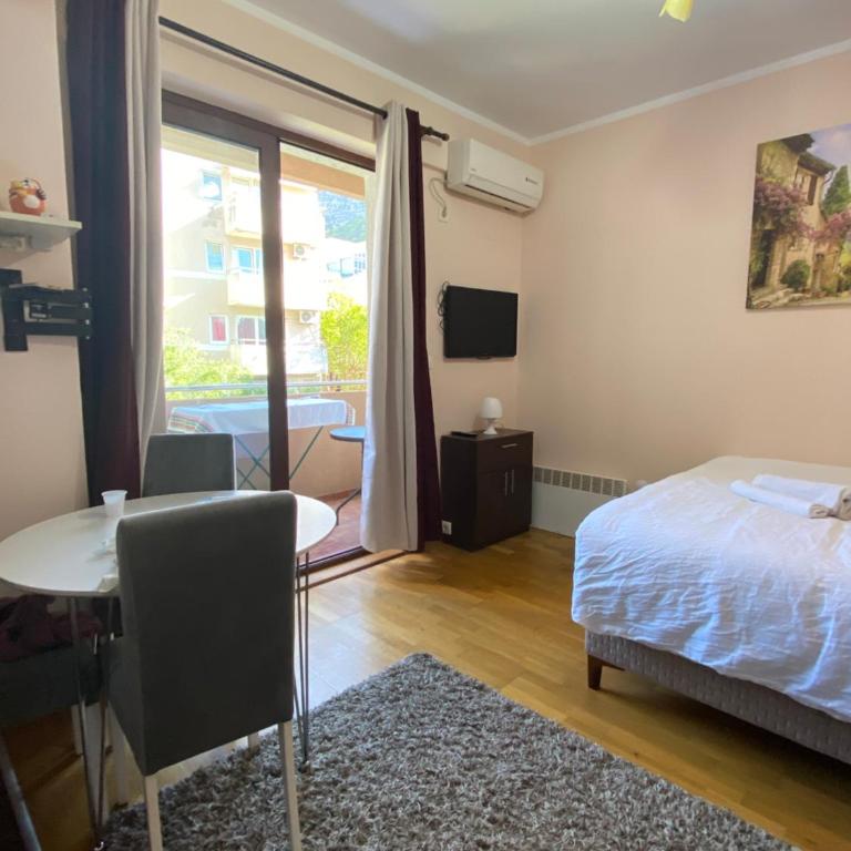 Yasmin studio apartment - Studio with Balcony - 5