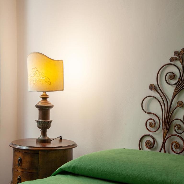 Aurora Suite, in the historic centre, very short walk to all sites, AC bedrooom with in-room BTH, 2nd floor - Appartamento con 1 Camera da Letto - 5