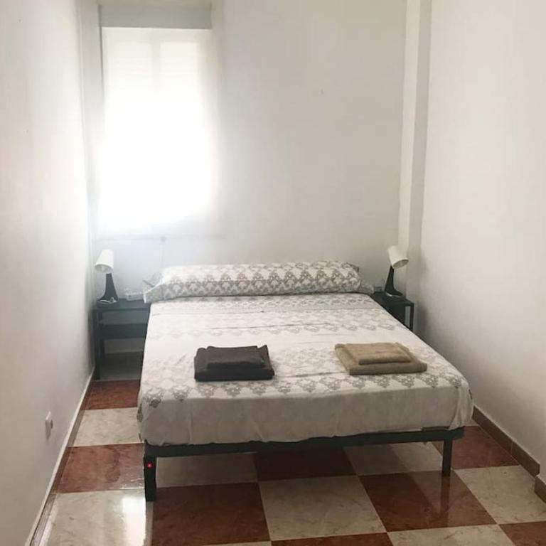 Piso fresco y luminoso en Cádiz - Apartamento de 3 dormitorios - 8