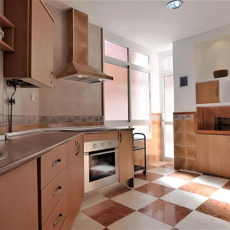 Piso fresco y luminoso en Cádiz - Apartamento de 3 dormitorios - 10