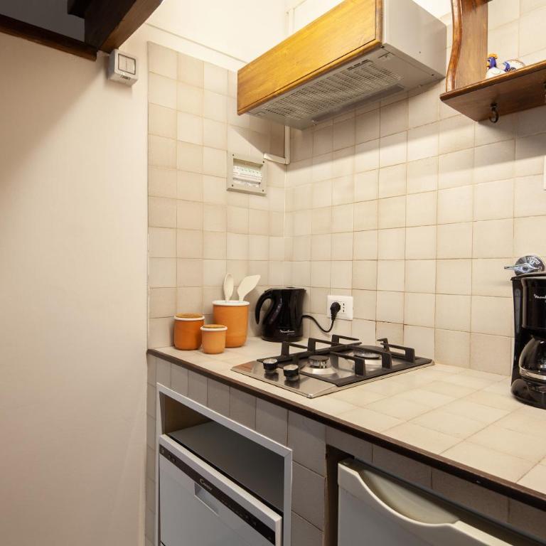 Aurora Suite, in the historic centre, very short walk to all sites, AC bedrooom with in-room BTH, 2nd floor - Appartamento con 1 Camera da Letto - 35