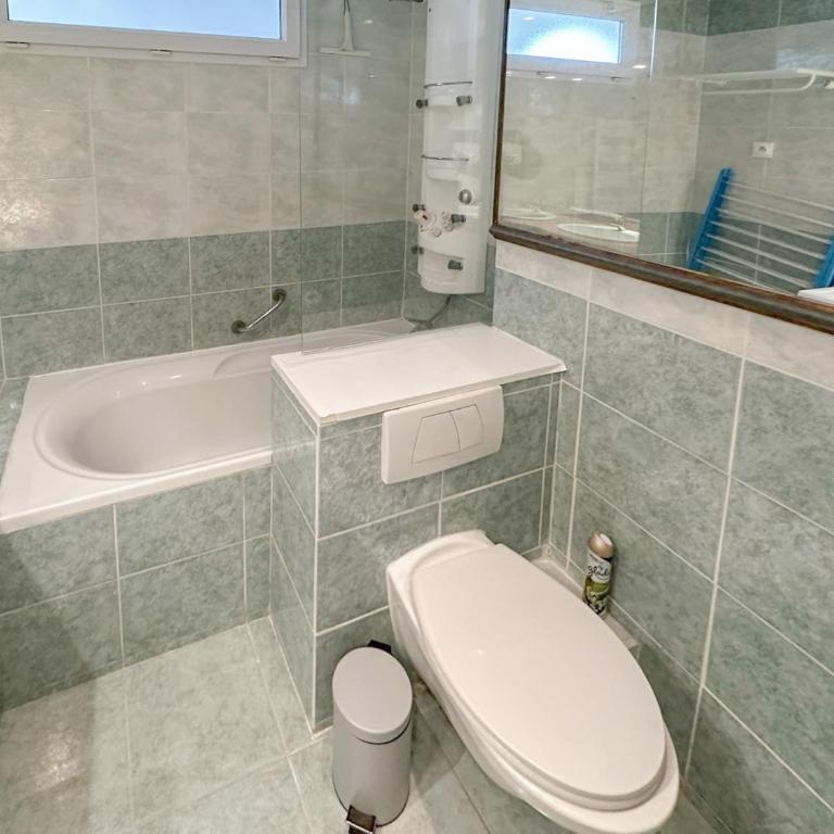 Spacieux appartement en centre-ville des Sables - 6 pers - Apartment - 7