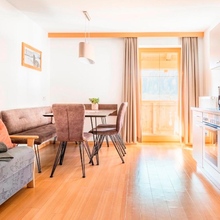 Prechtlhof in Flachau - Two-Bedroom Apartment with Balcony - 3