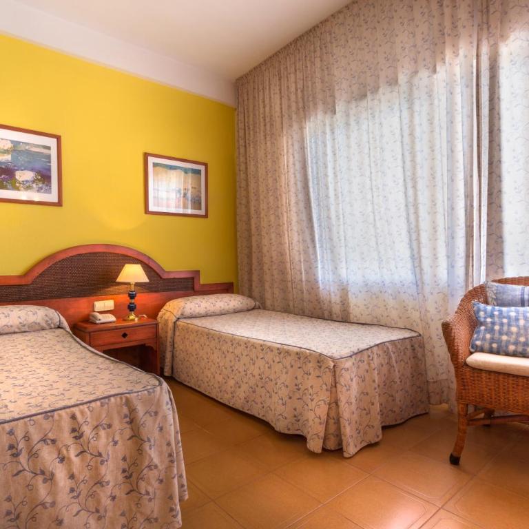 Hotel Izán Cavanna - Habitación Doble con cama supletoria (2 adultos + 1 niño) - 2